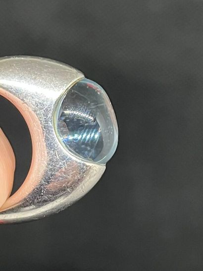BACCARAT Bague en argent 925 cabochon cristal

Le...