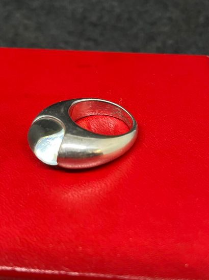 BACCARAT Bague en argent 925 cabochon cristal

Le...
