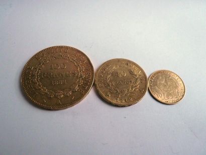 Une pièce de 100F, une de 40 F, une de 10F....