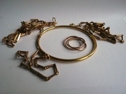 Lot en métal doré composé d'un bracelet et...