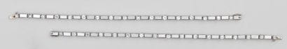 Collier en platine articulé de baguettes...