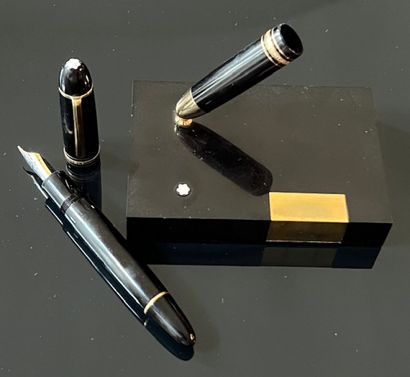 MONTBLANC
Stylo plume à piston MONTBLANC...