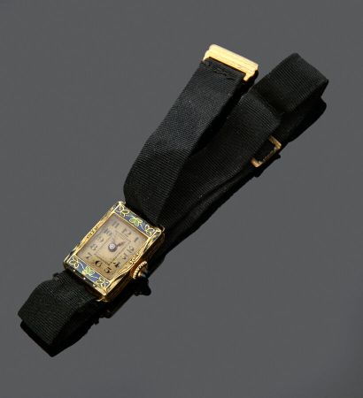 Montre de dame en or jaune 18 k (750 millièmes)...