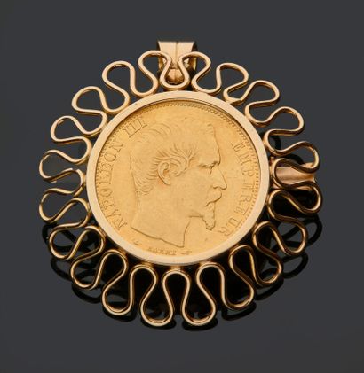 Broche en or jaune 18 k (750 millièmes) ornée...