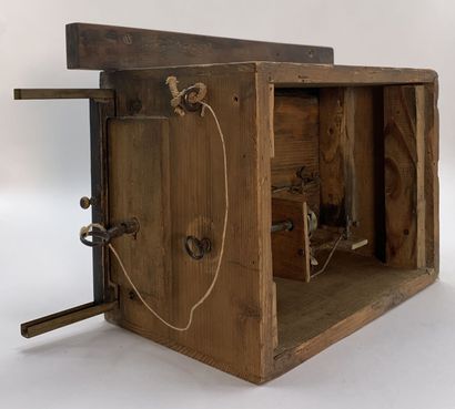 Mysterious painting with mechanism and music...