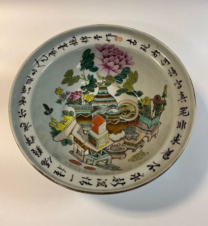 Polychrome enameled porcelain bowl decorated...