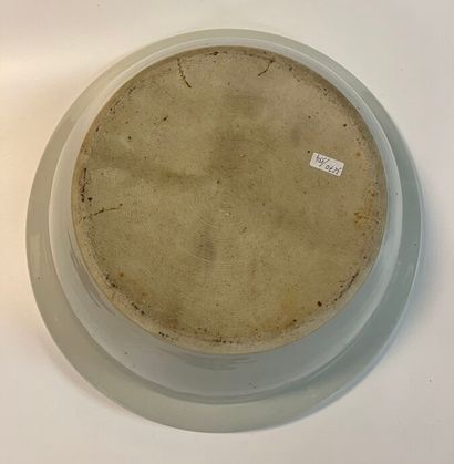 Polychrome enameled porcelain bowl decorated...