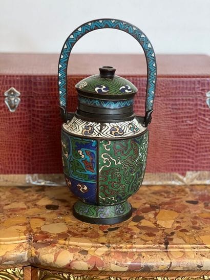 Covered pot or 