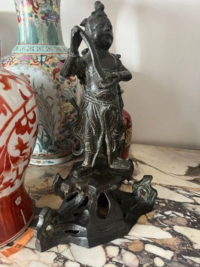Patinated bronze subject depicting a dignitary...
