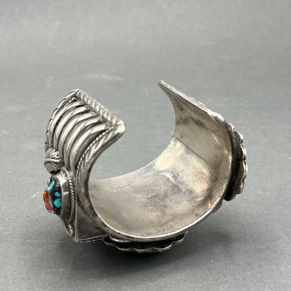 Silver and turquoise bracelet
Navajo work
Gross...
