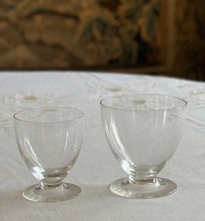 Daum Nancy - Set of 16 crystal glasses. The...