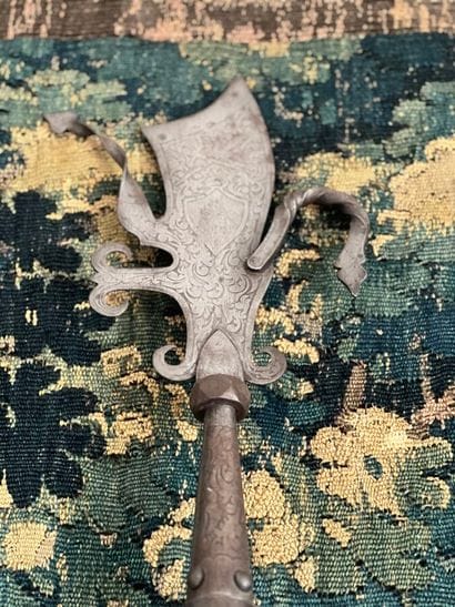 Decorative halberd in studded lacquered wood...