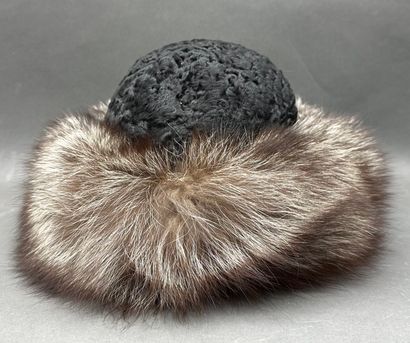 Lot of coats including : 
- Fourrures du...