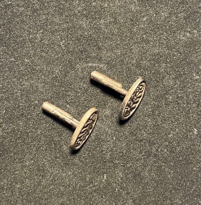 TOULHOAT - Bretagne - A pair of silver cufflinks...