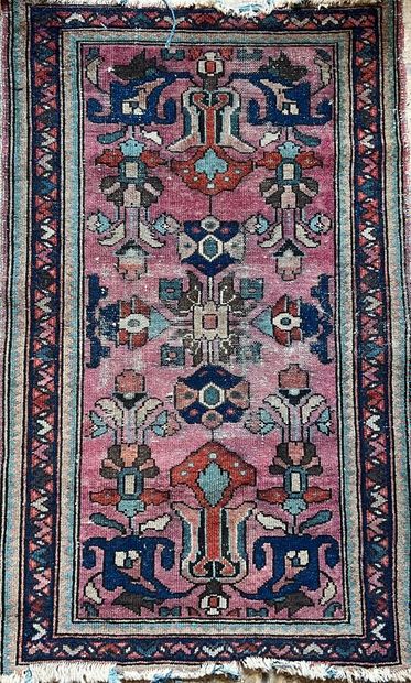 Oriental rug (wear)
116 x 73 cm


All the...