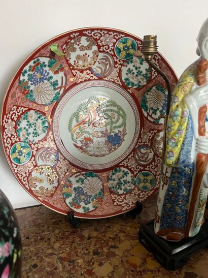 Porcelain dish with polychrome enamel decoration...