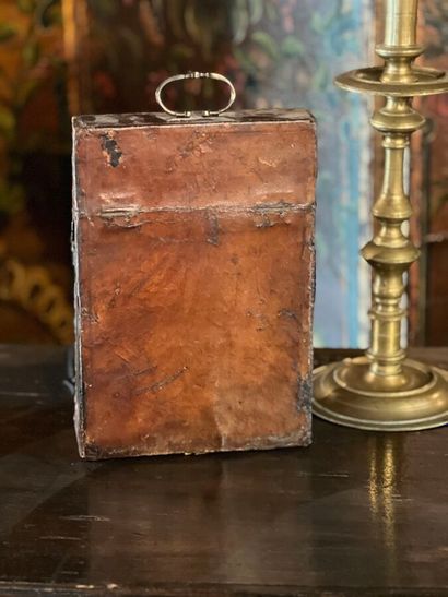 Etui coffret en maroquin doré aux petits...