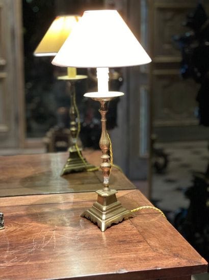 Pique-cierge with brass tripod base mounted...