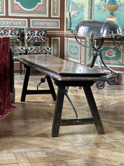 Catalan-style bench in natural wood. The...