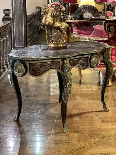 Table en marqueterie dite Boulle, à décor...