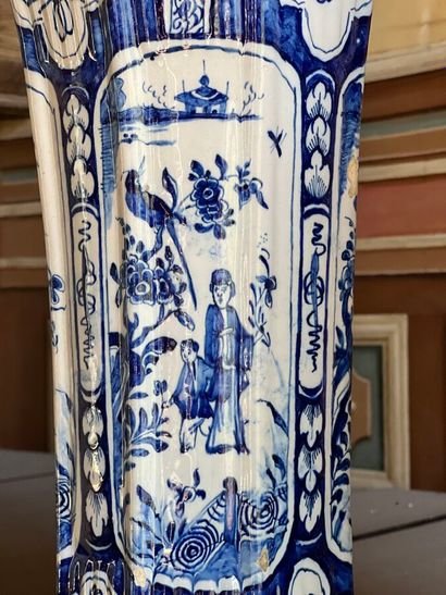 Blue and white Delft earthenware set, including...