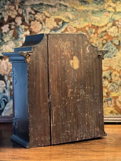 Armoire vitrine miniature ouvrant à deux...