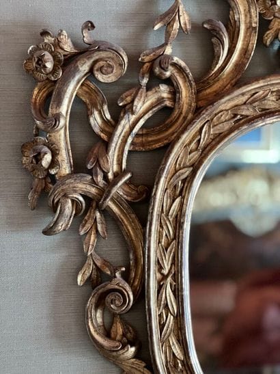Paire de miroirs en bois doré de style italien...
