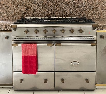 LACANCHE - Cuisinière 5 feux à gaz et deux...