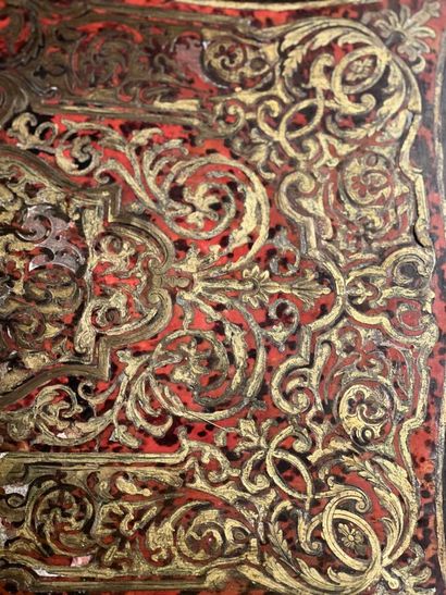 Table ouvrant par un tiroir en ceinture en...