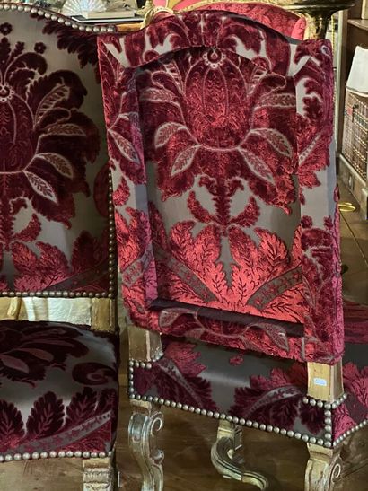 Paire de chaises de style Louis XIV en bois...