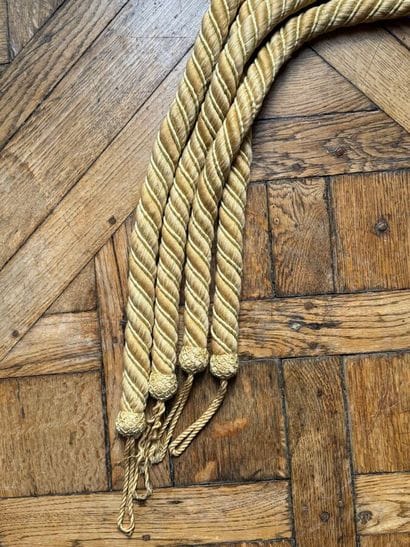 Lot de 4 embrases jaunes 

Provenance :
-...