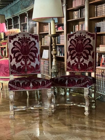 Paire de chaises de style Louis XIV en bois...
