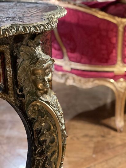 Table en marqueterie dite Boulle, à décor...