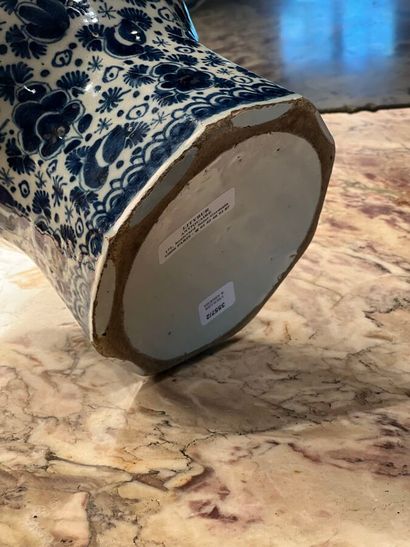 Delft earthenware vase mounted as a lamp...