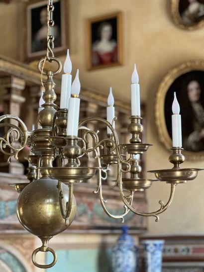 Lustre en laiton de style hollandais
Hauteur...