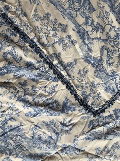 Thorp of London, Emma small, creamy blue....