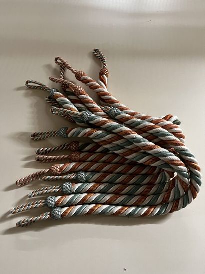 Lot of passementerie tiebacks including:...
