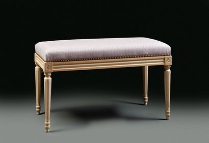 Banquette en bois mouluré laqué blanc de...