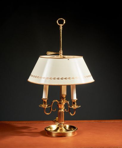 Lampe bouillotte à trois bras de lumières...