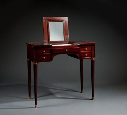 Coiffeuse de style Louis XVI en bois teinté...