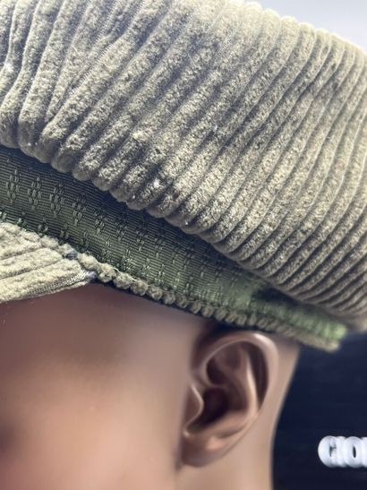 GIORGIO ARMANI - Lot de 4 chapeaux des années...
