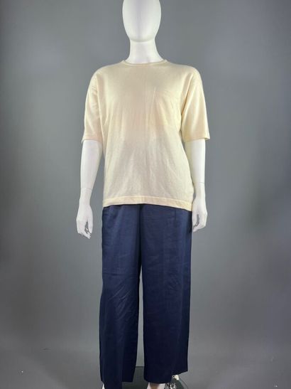 GUCCI - Top with pants.

-The top is made...