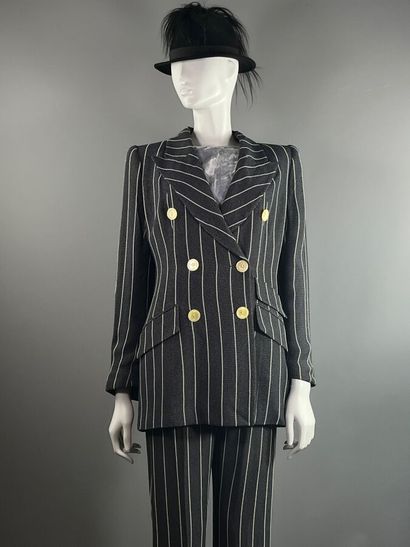 MISS TORRENTE - Trouser suit.

The ensemble...