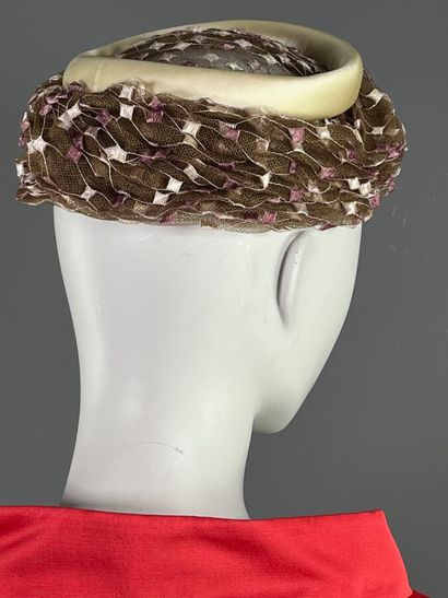 JEANNE LANVIN Castillo - Pillbox hat. Circa...