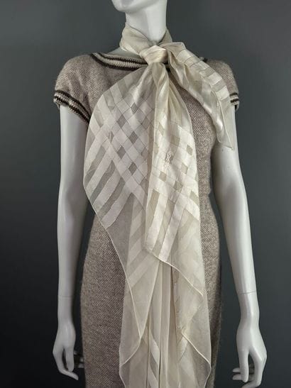 YVES SAINT LAURENT - Stole.

Model cut from...