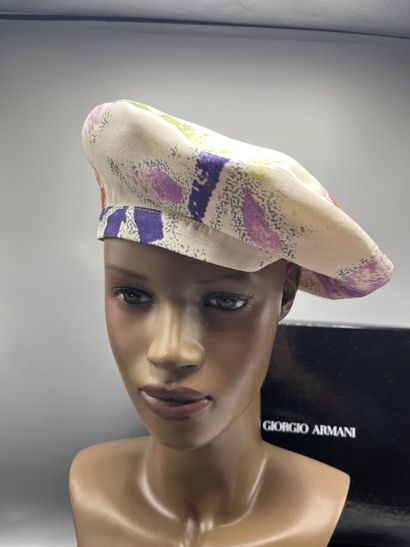 GIORGIO ARMANI - Lot de 4 chapeaux dont collection...