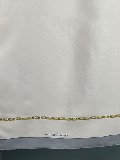 MUST by CARTIER - Silk square.

Gold mesh...