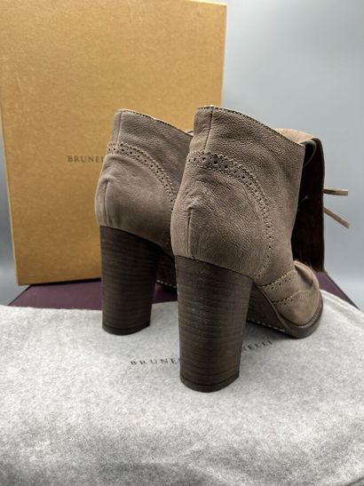 BRUNELLO CUCINELLI - Boots.

Le modèle est...