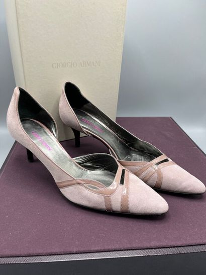 GIORGIO ARMANI - Collection 2004 - Escarpins.

Modèle...