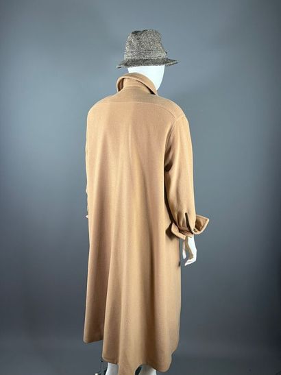 PIERRE BALMAIN Ivory - Long coat.

Cut from...